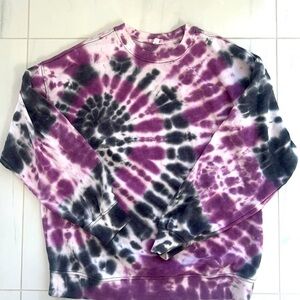 Garage Crew Neck Oversized Gray, Purple and White Tie Dye Sweatshirt Size S